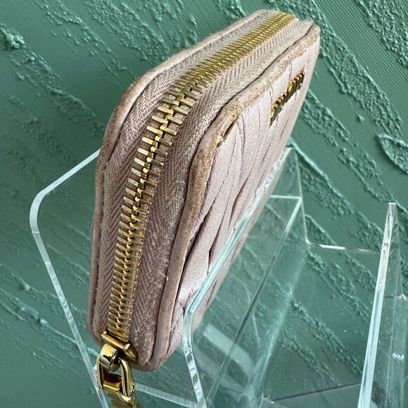 Miu Miu Small Pink Matalasse Napa Leather Wallet - Picture 5 of 7